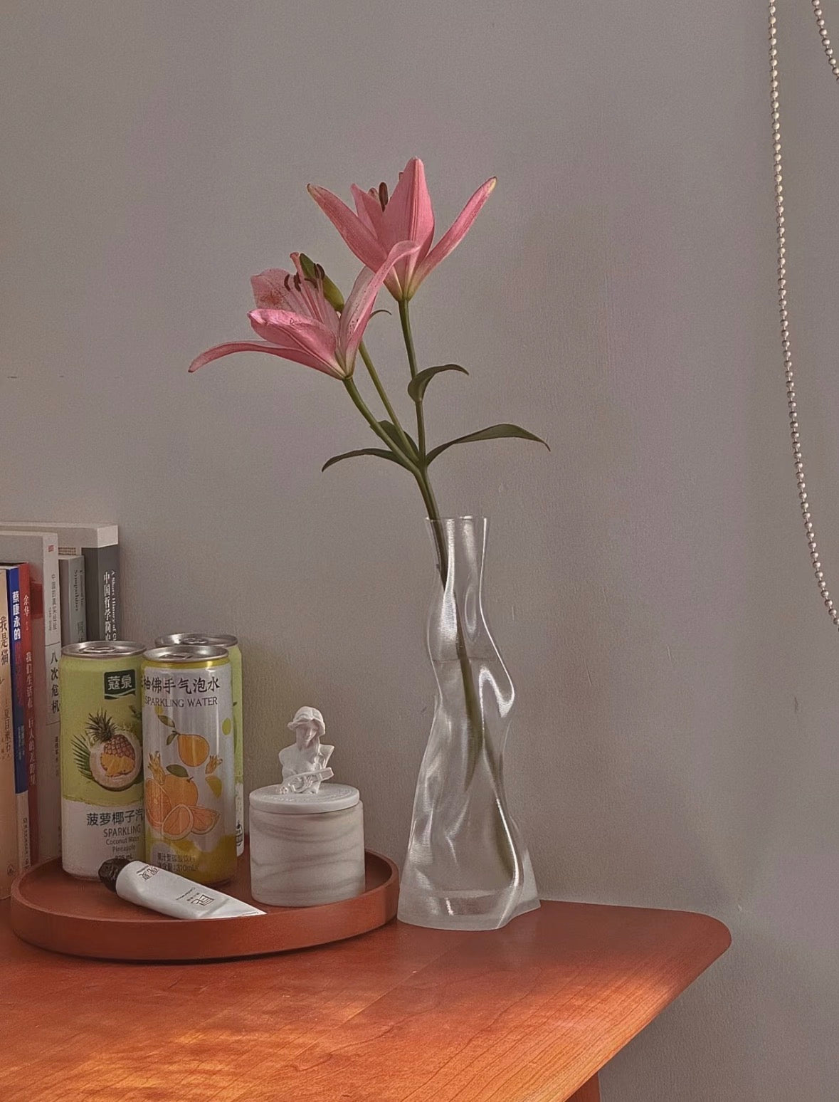 The Moonflow Vase