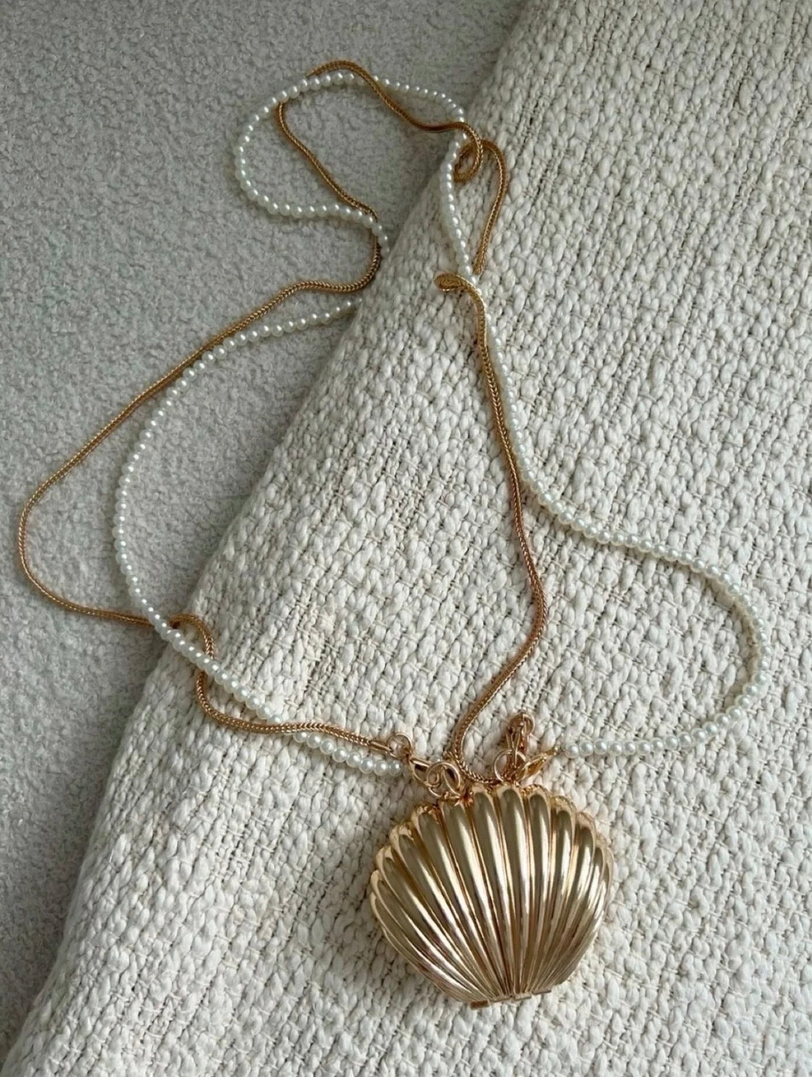 The Pearl Shell Bag