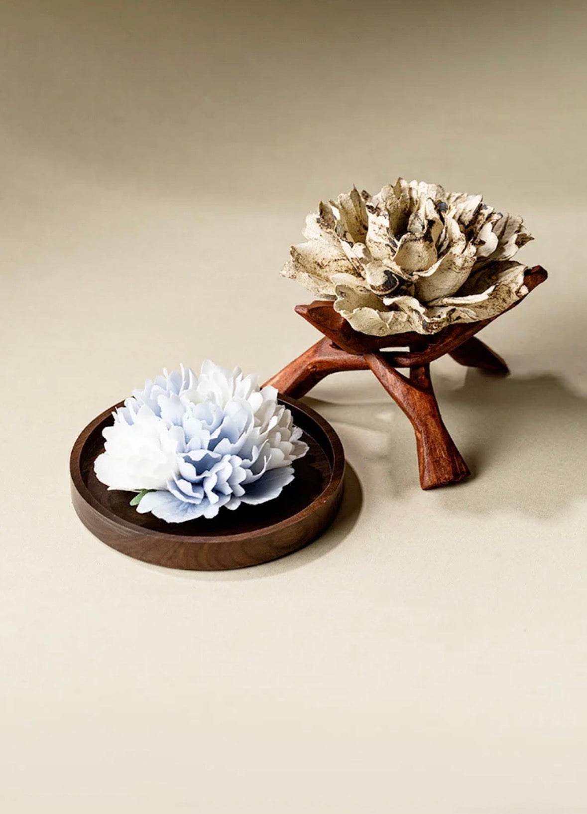 The Bloom Stand(the flower is not included)